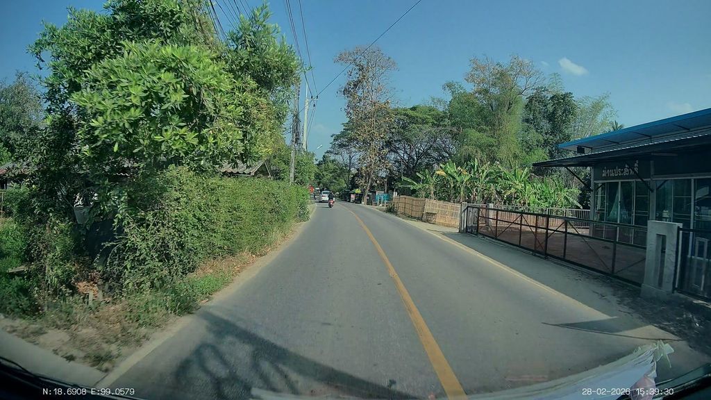 ภาพถนนตรงที่ สุมาลี ปลาเผา&หมูย่าง ตั้งอยู่ ถ่ายโดย ThailandCambodia พ.ศ. 2569 (2026) · A street-level view of where สุมาลี ปลาเผา&หมูย่าง · Sumali Plaphao&muyang stands, by ThailandCambodia in 2569 (2026)