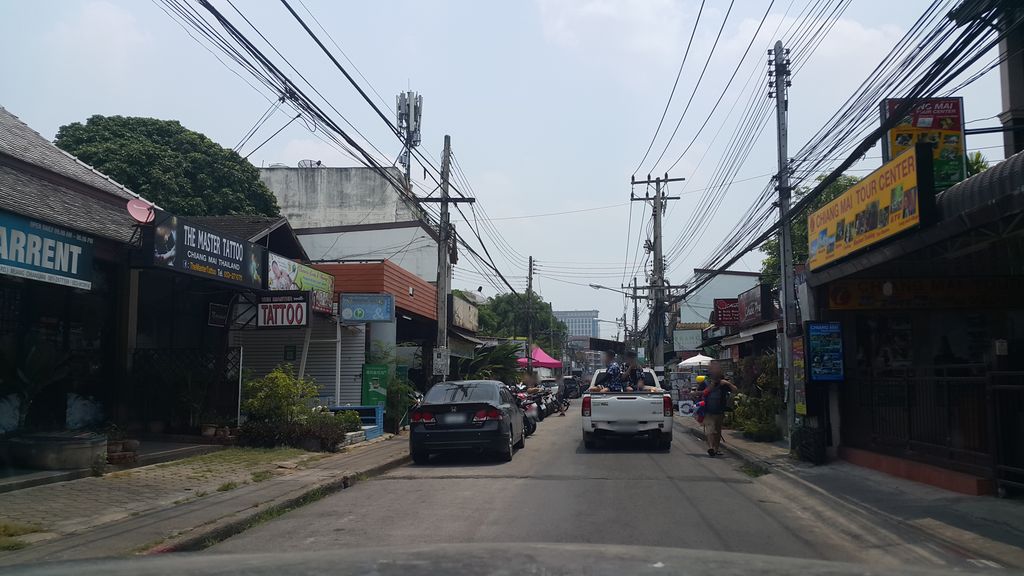 ภาพถนนตรงที่ AMD property chiangmai ตั้งอยู่ ถ่ายโดย jrcarlsen พ.ศ. 2560 (2017) · A street-level view of where AMD property chiangmai stands, by jrcarlsen in 2560 (2017)