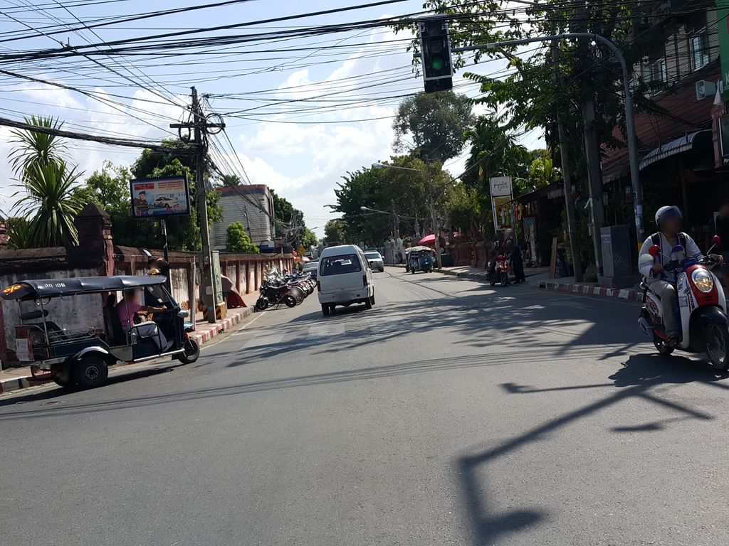 ภาพถนนตรงที่ Career at U Chiang Mai ตั้งอยู่ ถ่ายโดย jrcarlsen พ.ศ. 2558 (2015) · A street-level view of where Career at U Chiang Mai stands, by jrcarlsen in 2558 (2015)
