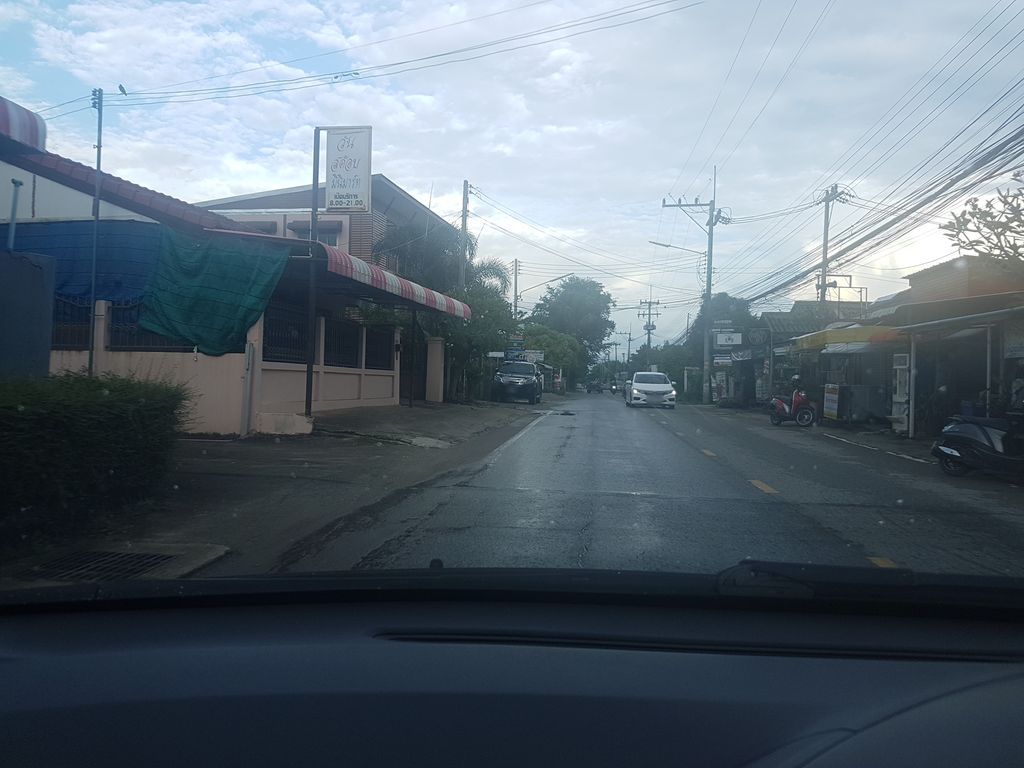 ภาพถนนตรงที่ Star Eyebrows เชียงใหม่ ตั้งอยู่ ถ่ายโดย ekkarin พ.ศ. 2561 (2018) · A street-level view of where Star Eyebrows เชียงใหม่ stands, by ekkarin in 2561 (2018)