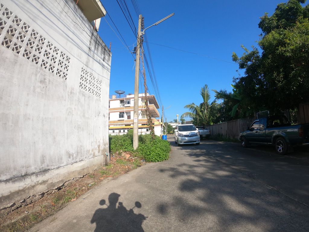 ภาพถนนตรงที่ Asia My Way Viajes ตั้งอยู่ ถ่ายโดย chanuwath_grab พ.ศ. 2562 (2019) · A street-level view of where Asia My Way Viajes stands, by chanuwath_grab in 2562 (2019)