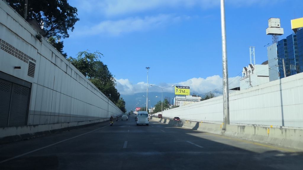 ภาพถนนตรงที่ โจ๊กเทียนเทียน ตั้งอยู่ ถ่ายโดย charlesano พ.ศ. 2561 (2018) · A street-level view of where โจ๊กเทียนเทียน · Chok Thian Thian stands, by charlesano in 2561 (2018)