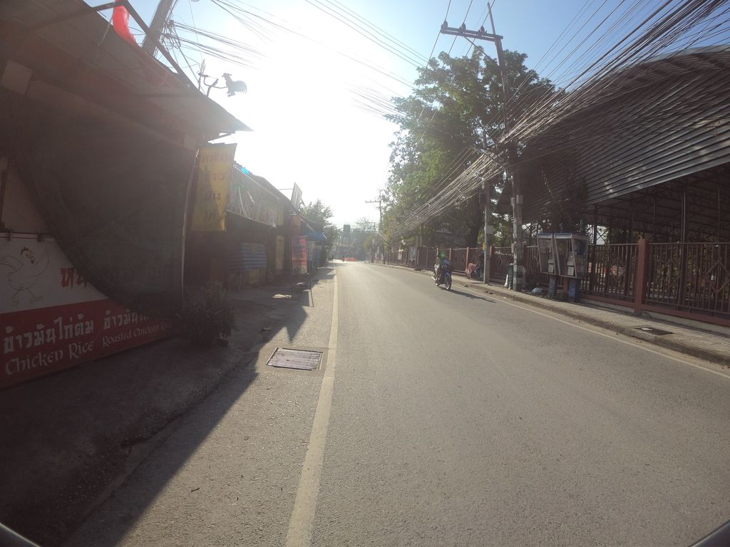 ภาพถนนตรงที่ เอ้อร์ ชากาแฟ สาขาช่างเคี่ยน ตั้งอยู่ ถ่ายโดย chanuwath_grab พ.ศ. 2562 (2019) · A street-level view of where เอ้อร์ ชากาแฟ สาขาช่างเคี่ยน · Oe Chakafae Sakha Changkhian stands, by chanuwath_grab in 2562 (2019)