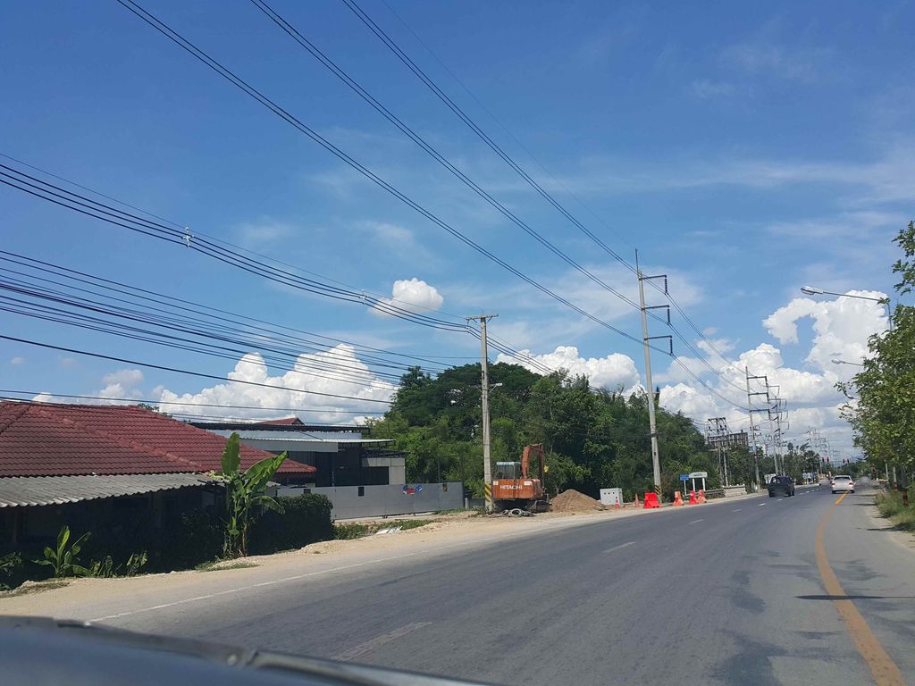 ภาพถนนตรงที่ AromaRelax Massage ตั้งอยู่ ถ่ายโดย jrcarlsen พ.ศ. 2558 (2015) · A street-level view of where AromaRelax Massage stands, by jrcarlsen in 2558 (2015)