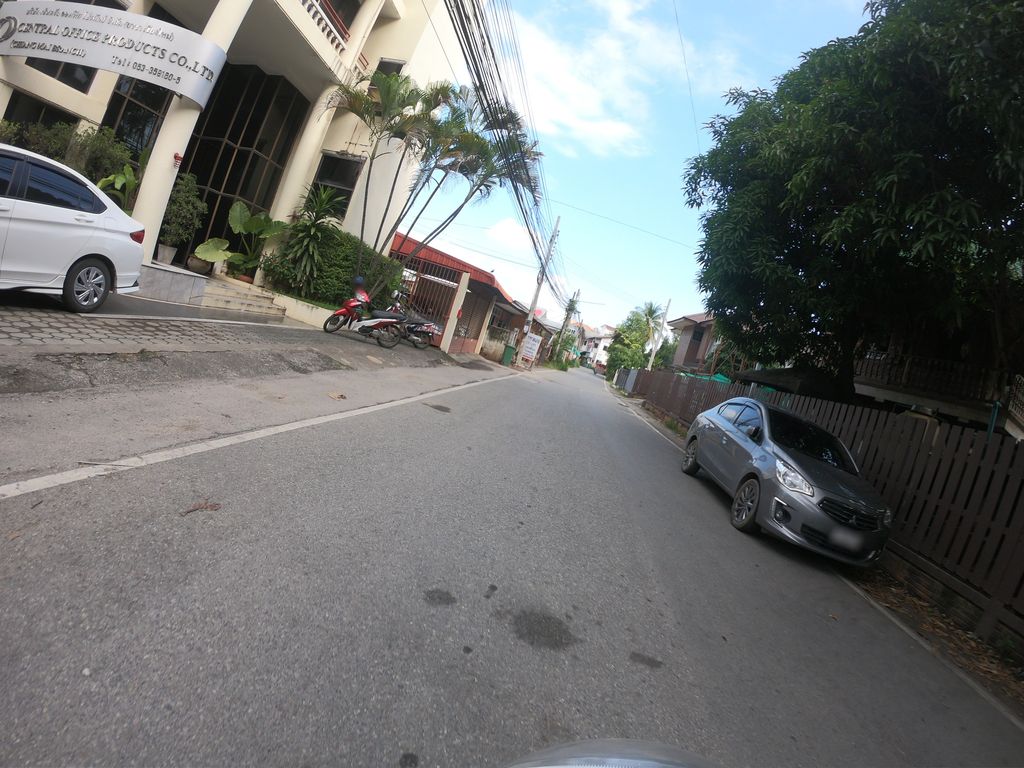 ภาพถนนตรงที่ เซ็นทรัล โปรดักส์ ตั้งอยู่ ถ่ายโดย chanuwath_grab พ.ศ. 2562 (2019) · A street-level view of where เซ็นทรัล โปรดักส์ · Central Prodak stands, by chanuwath_grab in 2562 (2019)