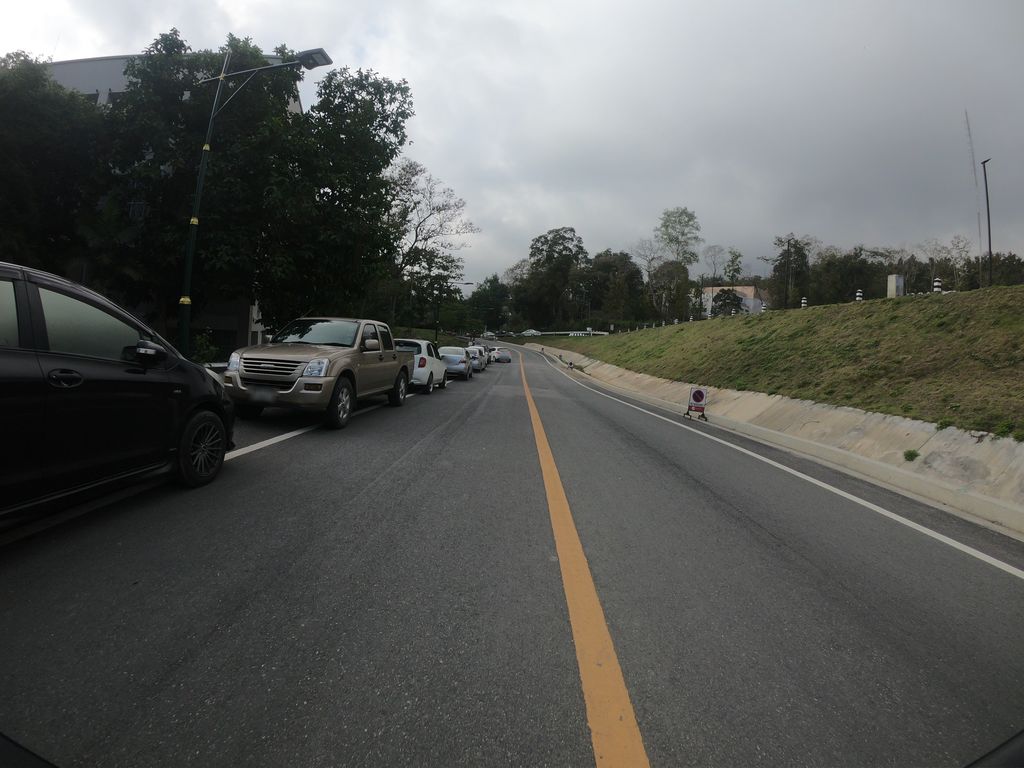ภาพถนนตรงที่ Center for Ethnic Studies and Development, Chiang Mai University ตั้งอยู่ ถ่ายโดย chanuwath_grab พ.ศ. 2562 (2019) · A street-level view of where Center for Ethnic Studies and Development, Chiang Mai University stands, by chanuwath_grab in 2562 (2019)