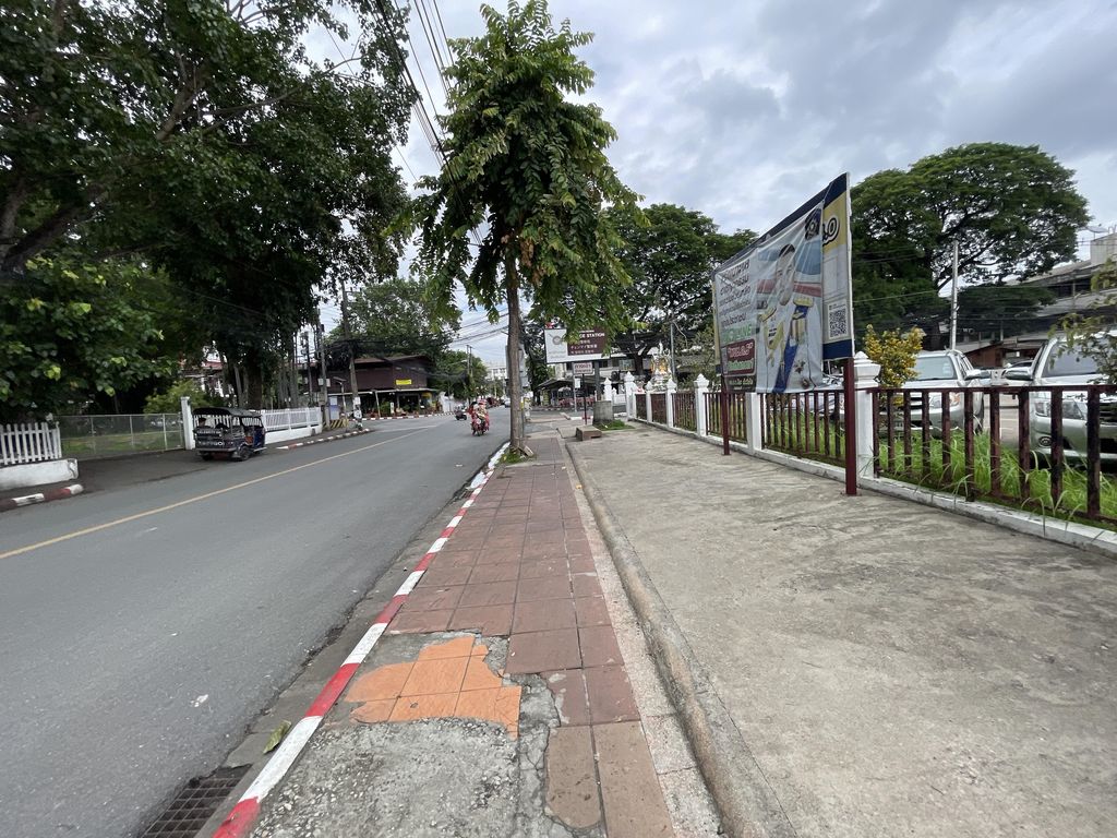 ภาพถนนตรงที่ Fu ren hui ฟู เหริน ฮุ้ย 夫人会 ตั้งอยู่ ถ่ายโดย filipb พ.ศ. 2566 (2023) · A street-level view of where Fu ren hui ฟู เหริน ฮุ้ย 夫人会 stands, by filipb in 2566 (2023)