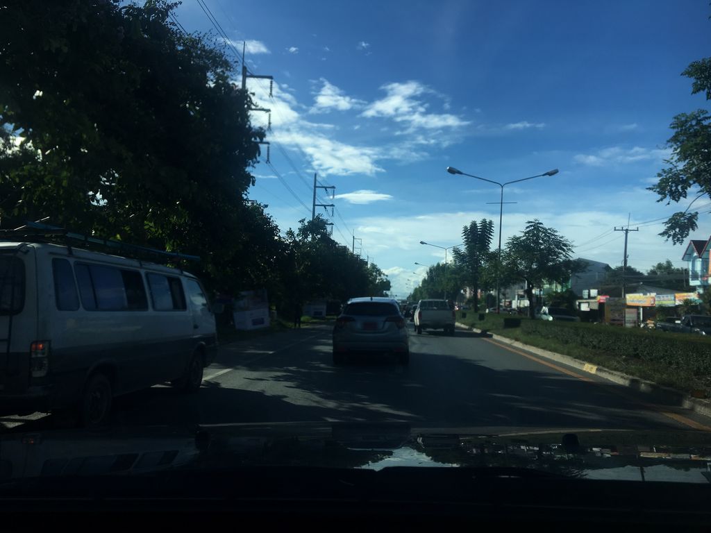 ภาพถนนตรงที่ KCG Corporation ตั้งอยู่ ถ่ายโดย wapriz พ.ศ. 2561 (2018) · A street-level view of where KCG Corporation stands, by wapriz in 2561 (2018)