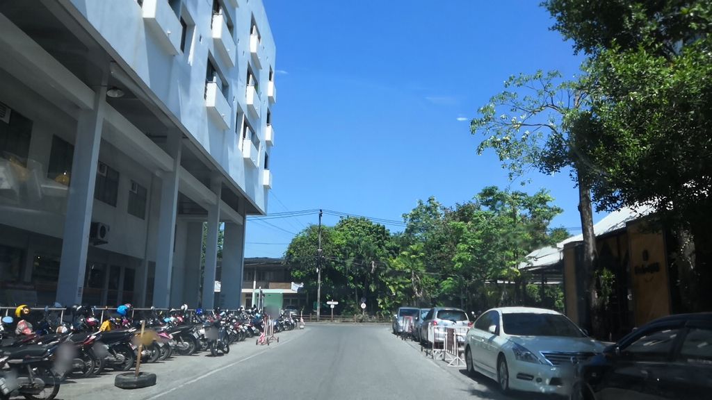 ภาพถนนตรงที่ คณะพยาบาลศาสตร์ (Faculty of Nursing) ตั้งอยู่ ถ่ายโดย charlesano พ.ศ. 2561 (2018) · A street-level view of where คณะพยาบาลศาสตร์ (Faculty of Nursing) stands, by charlesano in 2561 (2018)