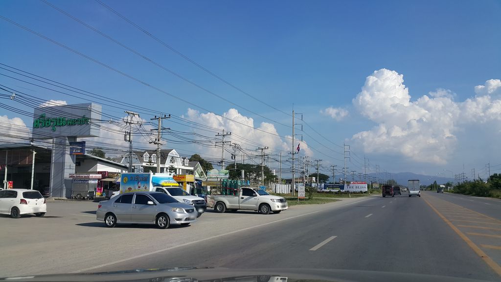 ภาพถนนตรงที่ CSDC Dental Clinic สาขา กาดศรีอรุณ ทำฟัน ฟันปลอม รากฟันเทียม รักษารากฟัน ตั้งอยู่ ถ่ายโดย jrcarlsen พ.ศ. 2559 (2016) · A street-level view of where CSDC Dental Clinic สาขา กาดศรีอรุณ ทำฟัน ฟันปลอม รากฟันเทียม รักษารากฟัน stands, by jrcarlsen in 2559 (2016)