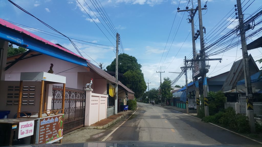 ภาพถนนตรงที่ บ้านป่าจี้ ต.อินทขิล อ.แม่แตง เชียงใหม่ ตั้งอยู่ ถ่ายโดย jrcarlsen พ.ศ. 2560 (2017) · A street-level view of where บ้านป่าจี้ ต.อินทขิล อ.แม่แตง เชียงใหม่ · Ban Pa Chi Ta.inthakhin A.Mae Taeng Chiang Mai stands, by jrcarlsen in 2560 (2017)