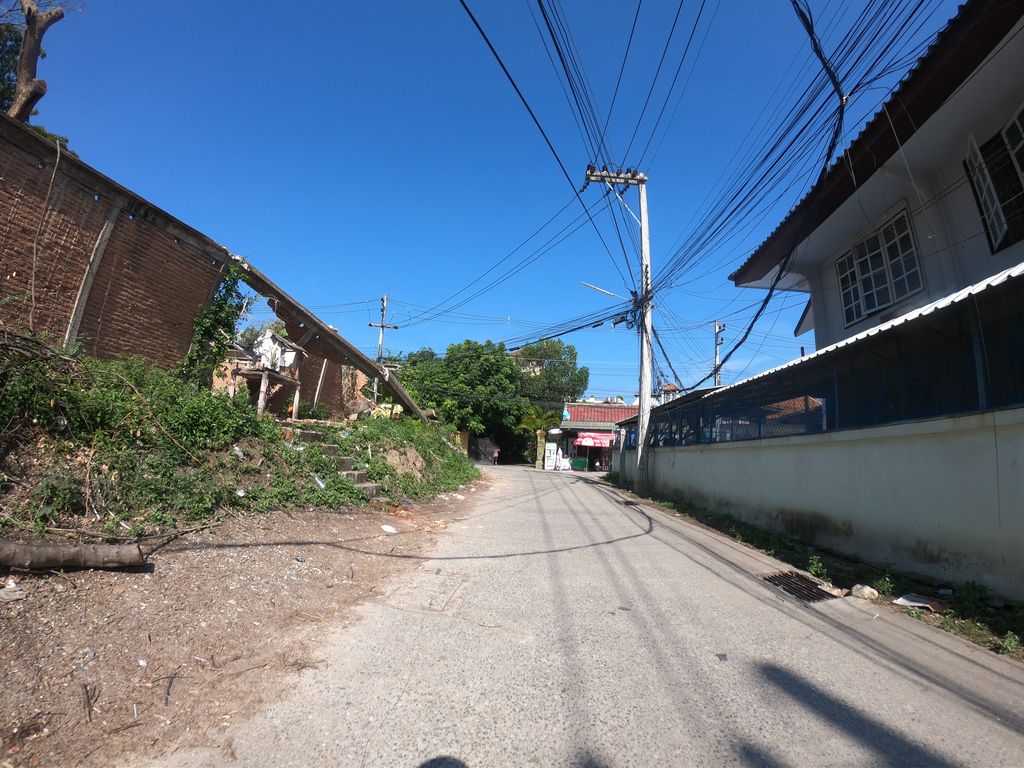 ภาพถนนตรงที่ C.N.X Dance Studio ตั้งอยู่ ถ่ายโดย chanuwath_grab พ.ศ. 2562 (2019) · A street-level view of where C.N.X Dance Studio stands, by chanuwath_grab in 2562 (2019)