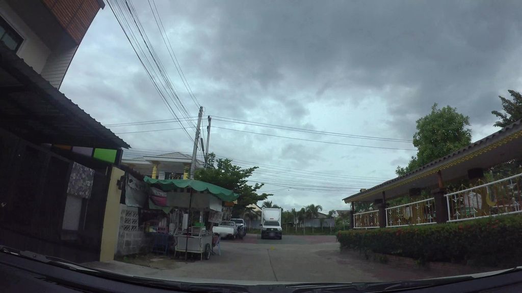 ภาพถนนตรงที่ Masjid Dawatil Islam ตั้งอยู่ ถ่ายโดย kaart_3 พ.ศ. 2562 (2019) · A street-level view of where Masjid Dawatil Islam stands, by kaart_3 in 2562 (2019)