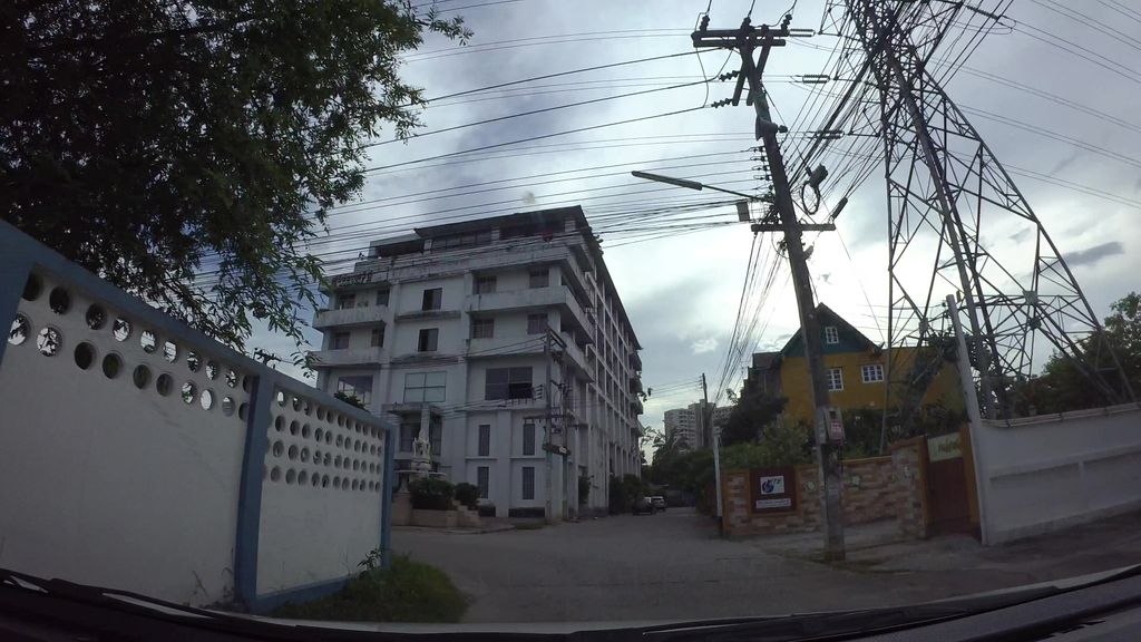 ภาพถนนตรงที่ หอพักธัญกาญจน์ ตั้งอยู่ ถ่ายโดย kaart_3 พ.ศ. 2562 (2019) · A street-level view of where หอพักธัญกาญจน์ · Than Kancha Dormitory stands, by kaart_3 in 2562 (2019)