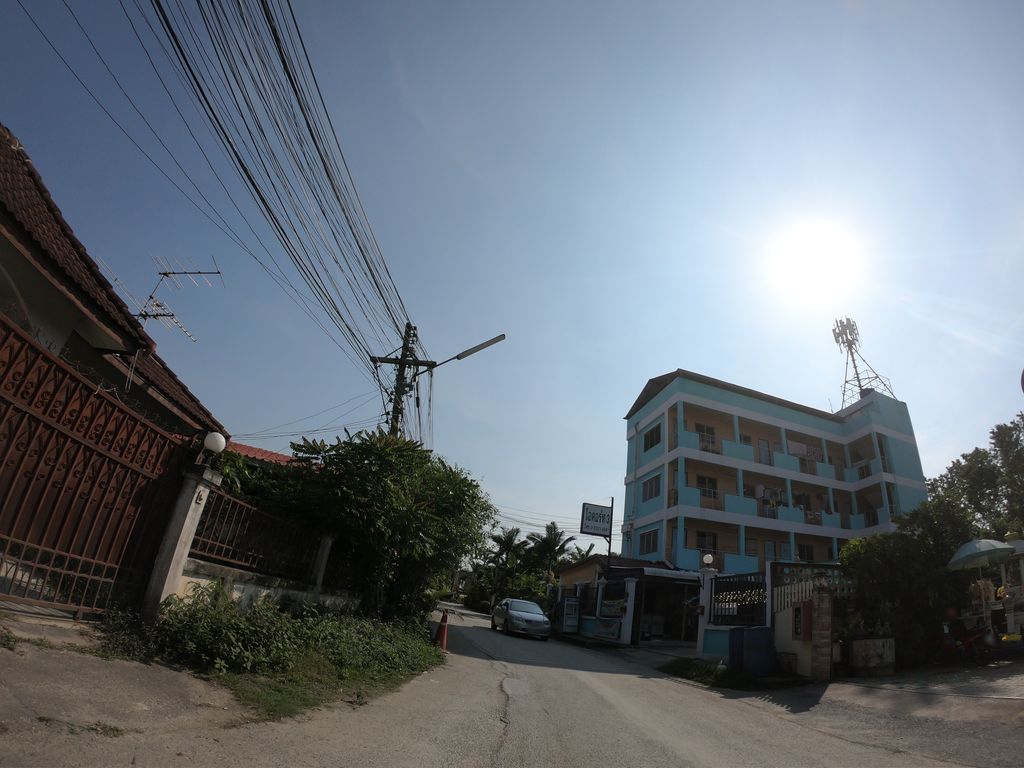 ภาพถนนตรงที่ สำนักงาน สหการบัญชีธุรกิจ ตั้งอยู่ ถ่ายโดย chanuwath_grab พ.ศ. 2562 (2019) · A street-level view of where สำนักงาน สหการบัญชีธุรกิจ · Samnakngan Saha Kan Banchithunkit stands, by chanuwath_grab in 2562 (2019)