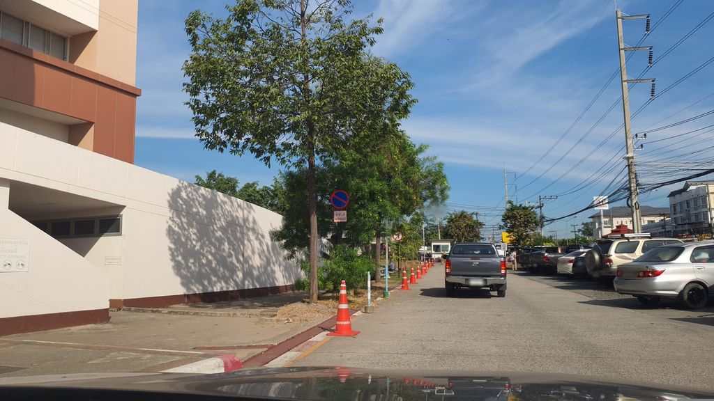 ภาพถนนตรงที่ Sabai Sabai Seafood แม่ริมเชียงใหม่ ตั้งอยู่ ถ่ายโดย jrcarlsen พ.ศ. 2565 (2022) · A street-level view of where Sabai Sabai Seafood แม่ริมเชียงใหม่ stands, by jrcarlsen in 2565 (2022)