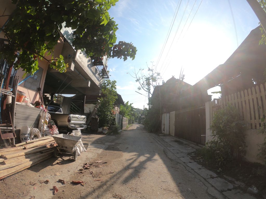 ภาพถนนตรงที่ บ้านป่าแดดเหนือ ตั้งอยู่ ถ่ายโดย chanuwath_grab พ.ศ. 2562 (2019) · A street-level view of where บ้านป่าแดดเหนือ · Ban Pa Daet Nuea stands, by chanuwath_grab in 2562 (2019)