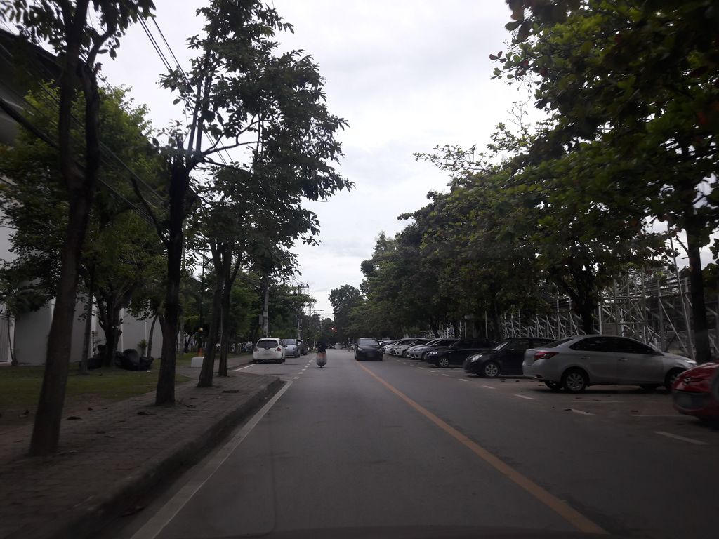 ภาพถนนตรงที่ CMU Fitness by Playground ตั้งอยู่ ถ่ายโดย ratchaphat พ.ศ. 2561 (2018) · A street-level view of where CMU Fitness by Playground stands, by ratchaphat in 2561 (2018)