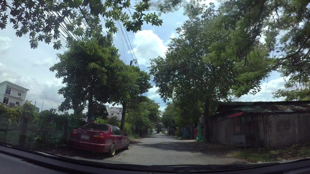 ภาพถนนตรงที่ Chalieo Place ตั้งอยู่ ถ่ายโดย kaart_3 พ.ศ. 2562 (2019) · A street-level view of where Chalieo Place stands, by kaart_3 in 2562 (2019)