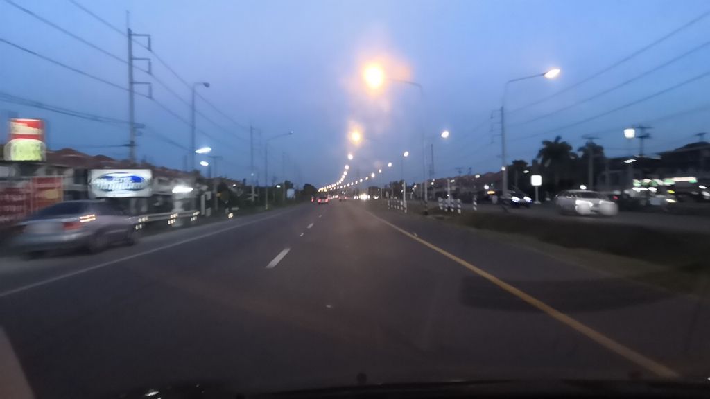 ภาพถนนตรงที่ เว-ลา-กา-แฟ ตั้งอยู่ ถ่ายโดย charlesano พ.ศ. 2561 (2018) · A street-level view of where เว-ลา-กา-แฟ · We-la-ka-fae stands, by charlesano in 2561 (2018)