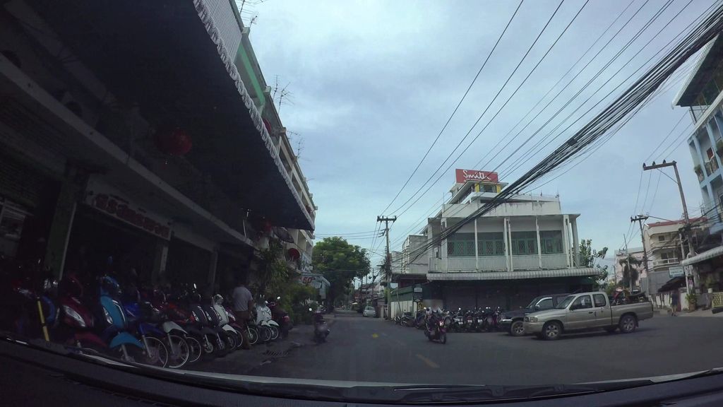 ภาพถนนตรงที่ The Nine Beef ชาบูเก้าเก่ง ตั้งอยู่ ถ่ายโดย kaart_3 พ.ศ. 2562 (2019) · A street-level view of where The Nine Beef ชาบูเก้าเก่ง stands, by kaart_3 in 2562 (2019)