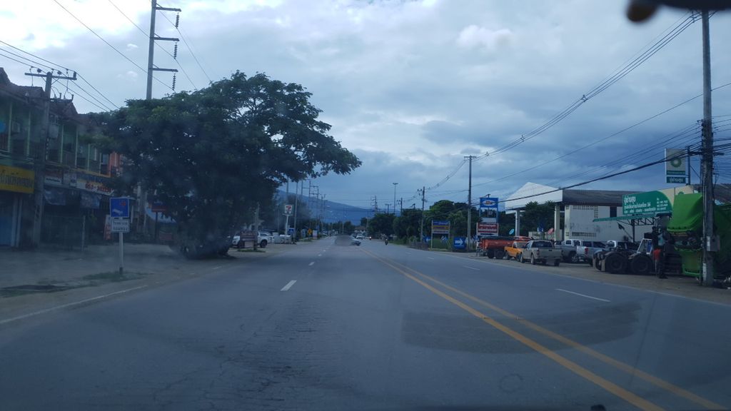 ภาพถนนตรงที่ Glam cafe and bistro ตั้งอยู่ ถ่ายโดย silamanee พ.ศ. 2561 (2018) · A street-level view of where Glam cafe and bistro stands, by silamanee in 2561 (2018)