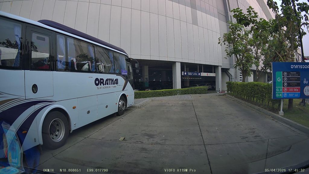 ภาพถนนตรงที่ Camper ตั้งอยู่ ถ่ายโดย ThailandCambodia พ.ศ. 2569 (2026) · A street-level view of where Camper stands, by ThailandCambodia in 2569 (2026)