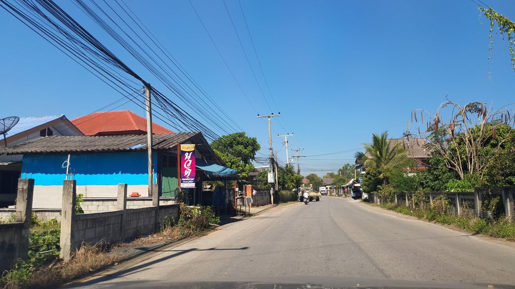ภาพถนนตรงที่ Coffee & Craft In Home ตั้งอยู่ ถ่ายโดย jrcarlsen พ.ศ. 2565 (2022) · A street-level view of where Coffee & Craft In Home stands, by jrcarlsen in 2565 (2022)