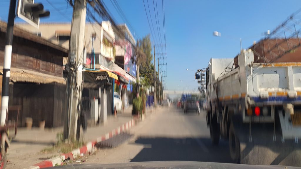 ภาพถนนตรงที่ ลานนา ยาสัตว์ - Lanna Veterinary Drugs ตั้งอยู่ ถ่ายโดย jrcarlsen พ.ศ. 2565 (2022) · A street-level view of where ลานนา ยาสัตว์ - Lanna Veterinary Drugs stands, by jrcarlsen in 2565 (2022)