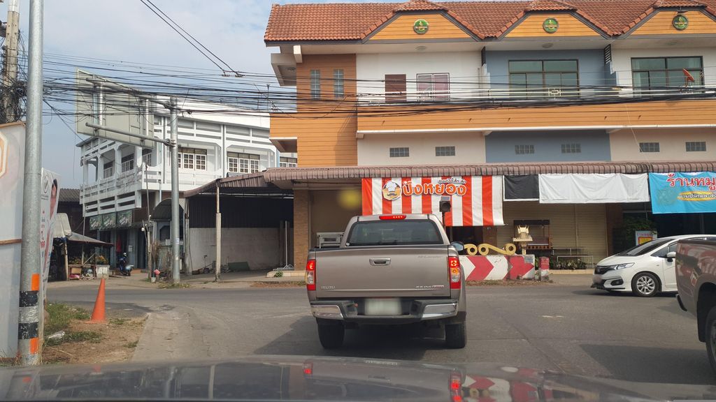 ภาพถนนตรงที่ แอนทะเลสด ตั้งอยู่ ถ่ายโดย jrcarlsen พ.ศ. 2566 (2023) · A street-level view of where แอนทะเลสด · Aenthaletda stands, by jrcarlsen in 2566 (2023)