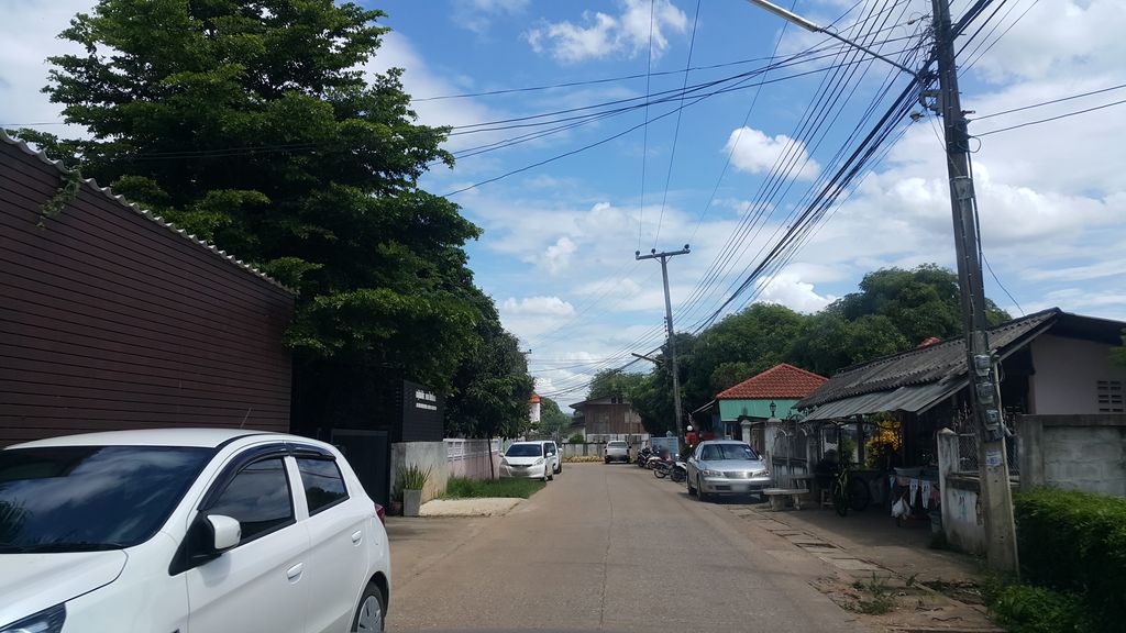 ภาพถนนตรงที่ บ่อตกปลา ณัฐวุฒิ ตั้งอยู่ ถ่ายโดย jrcarlsen พ.ศ. 2560 (2017) · A street-level view of where บ่อตกปลา ณัฐวุฒิ · Bo Tokpla Natwuthi stands, by jrcarlsen in 2560 (2017)