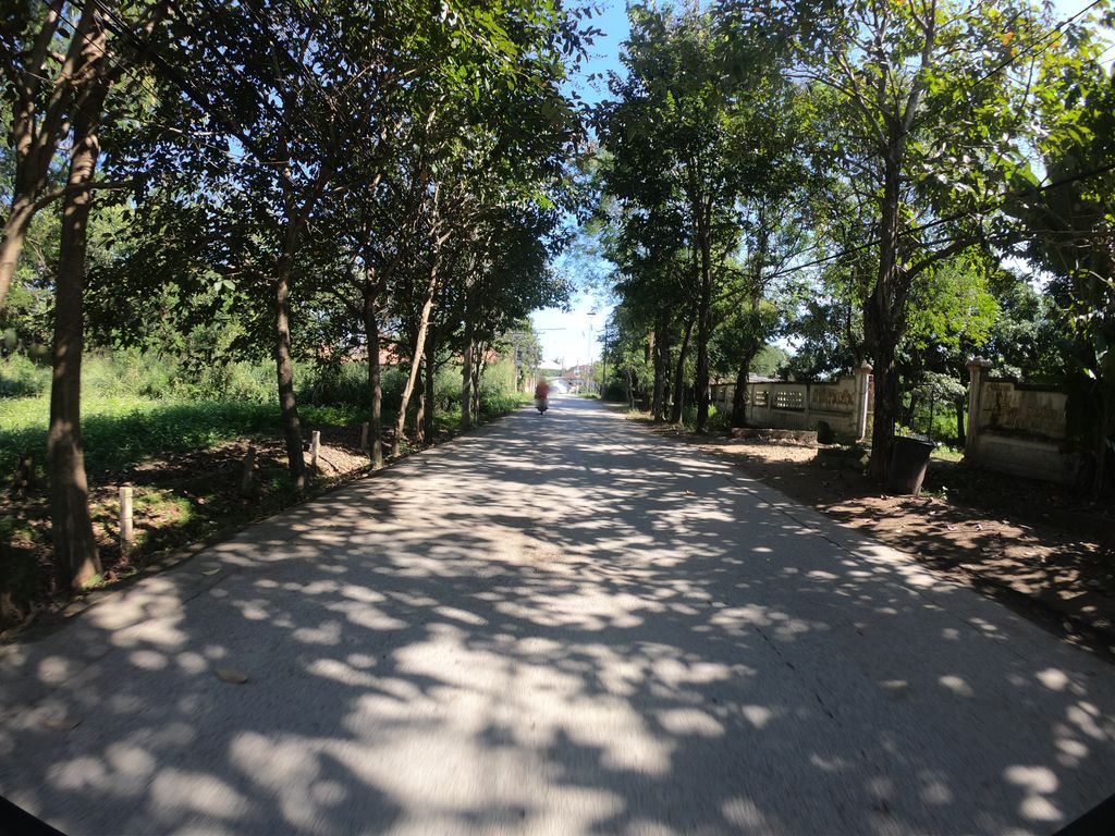 ภาพถนนตรงที่ ปางทรายคำรีสอร์ท ตั้งอยู่ ถ่ายโดย chanuwath_grab พ.ศ. 2562 (2019) · A street-level view of where ปางทรายคำรีสอร์ท · Pang Saikham Resort stands, by chanuwath_grab in 2562 (2019)