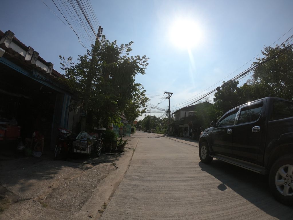 ภาพถนนตรงที่ ล้านโคราชตำปากระเบิด ตั้งอยู่ ถ่ายโดย chanuwath_grab พ.ศ. 2562 (2019) · A street-level view of where ล้านโคราชตำปากระเบิด · Lan Khrocha Tam Pakraboet stands, by chanuwath_grab in 2562 (2019)