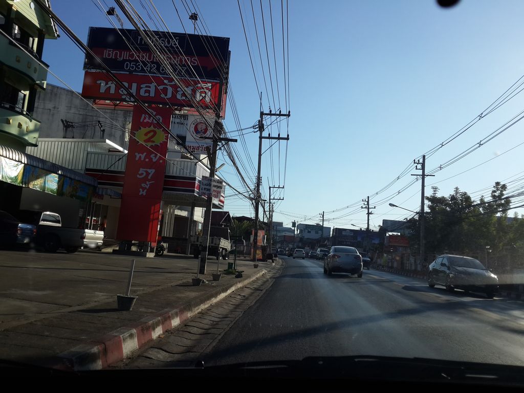 ภาพถนนตรงที่ ริมธารา สปา ตั้งอยู่ ถ่ายโดย mishari พ.ศ. 2557 (2014) · A street-level view of where ริมธารา สปา · Rimthara Spa stands, by mishari in 2557 (2014)