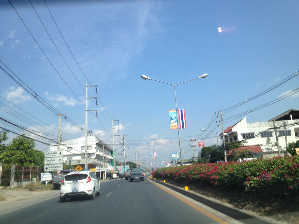 ภาพถนนตรงที่ สพป ชม เขต4 ตั้งอยู่ ถ่ายโดย jimwatana พ.ศ. 2558 (2015) · A street-level view of where สพป ชม เขต4 · Saphop Chom Khet4 stands, by jimwatana in 2558 (2015)