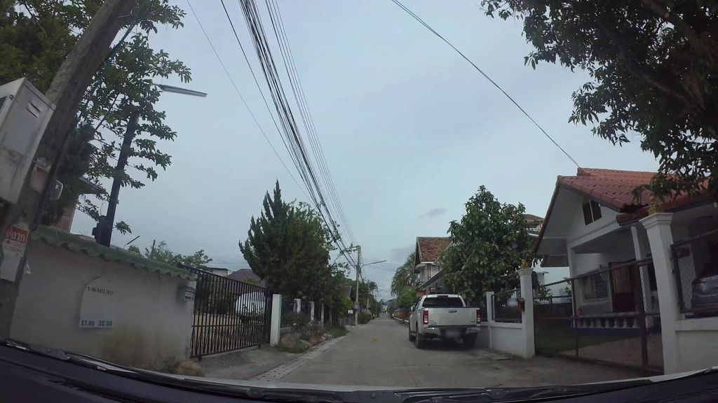 ภาพถนนตรงที่ Yosa Japanese Restaurant ตั้งอยู่ ถ่ายโดย kaart_3 พ.ศ. 2562 (2019) · A street-level view of where Yosa Japanese Restaurant stands, by kaart_3 in 2562 (2019)