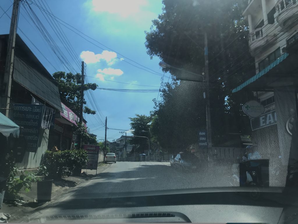ภาพถนนตรงที่ Baan Ton Jampa Organic Farming Sandbox ตั้งอยู่ ถ่ายโดย prasert พ.ศ. 2561 (2018) · A street-level view of where Baan Ton Jampa Organic Farming Sandbox stands, by prasert in 2561 (2018)