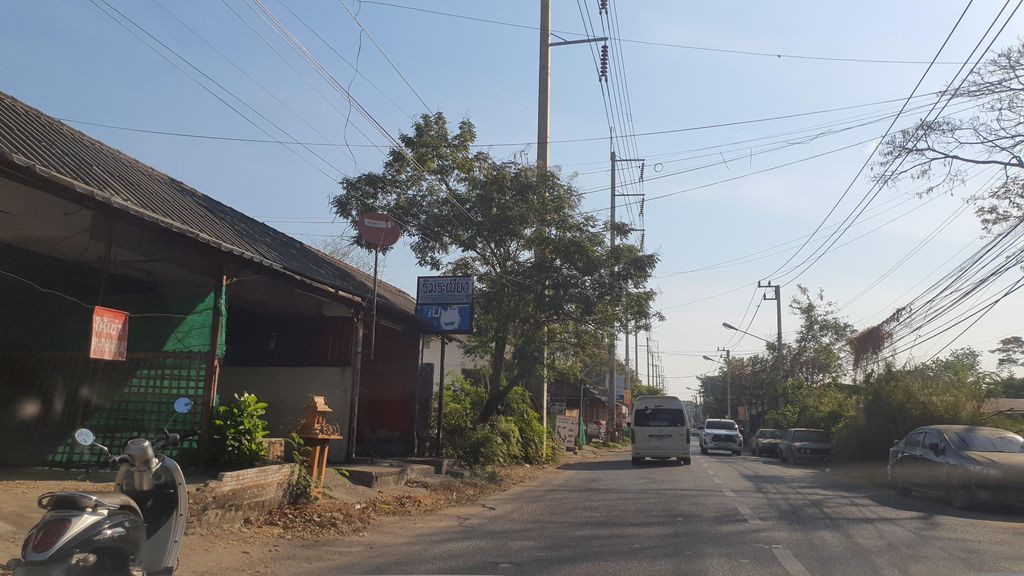 ภาพถนนตรงที่ Best Friend Dental Clinic ตั้งอยู่ ถ่ายโดย jrcarlsen พ.ศ. 2566 (2023) · A street-level view of where Best Friend Dental Clinic stands, by jrcarlsen in 2566 (2023)