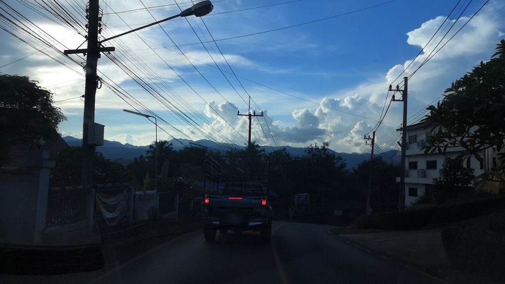 ภาพถนนตรงที่ สำนักงานเทศบาลตำบลท่าผา ตั้งอยู่ ถ่ายโดย charlesano พ.ศ. 2561 (2018) · A street-level view of where สำนักงานเทศบาลตำบลท่าผา · Samnakngan Thetsaban Tambon Tha Pha stands, by charlesano in 2561 (2018)
