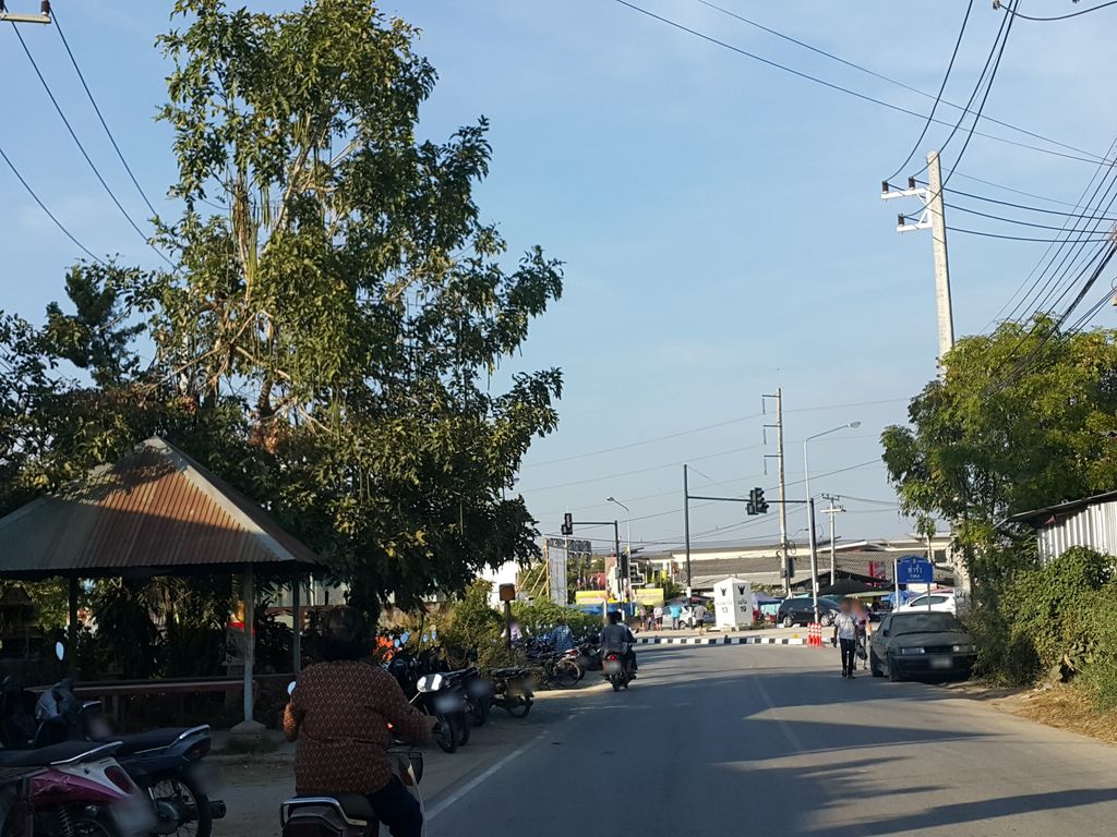 ภาพถนนตรงที่ ห้างหุ้นส่วนจำกัด เชียงใหม่-กันทา ขนส่ง ตั้งอยู่ ถ่ายโดย jrcarlsen พ.ศ. 2559 (2016) · A street-level view of where ห้างหุ้นส่วนจำกัด เชียงใหม่-กันทา ขนส่ง · Chiang Mai-kantha Khanasong Partnership stands, by jrcarlsen in 2559 (2016)