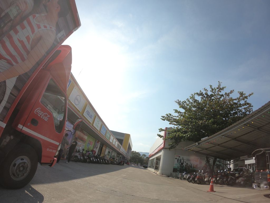 ภาพถนนตรงที่ ศูนย์บริการรถจักยานยนต์Hondaสหพานิช ตั้งอยู่ ถ่ายโดย chanuwath_grab พ.ศ. 2562 (2019) · A street-level view of where ศูนย์บริการรถจักยานยนต์Hondaสหพานิช stands, by chanuwath_grab in 2562 (2019)