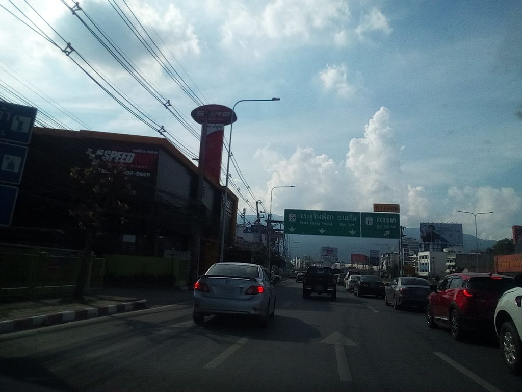 ภาพถนนตรงที่ Saint Peter Eye Hospital ตั้งอยู่ ถ่ายโดย kyoko พ.ศ. 2561 (2018) · A street-level view of where Saint Peter Eye Hospital stands, by kyoko in 2561 (2018)
