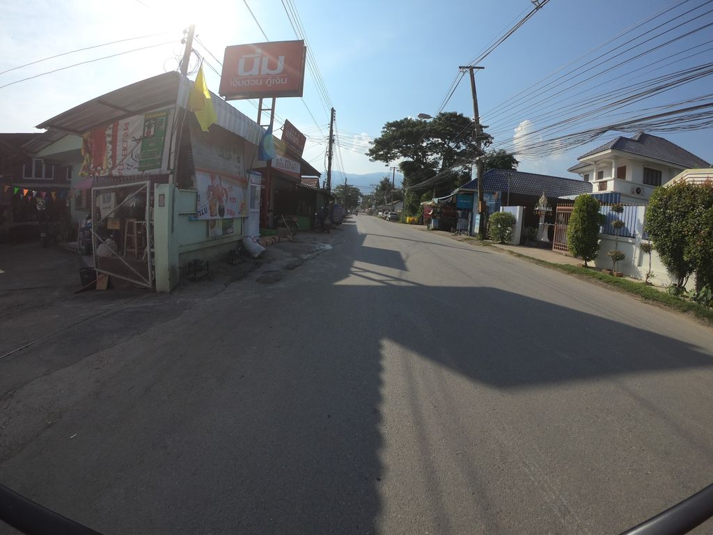 ภาพถนนตรงที่ ร้านเจ้โย ตั้งอยู่ ถ่ายโดย chanuwath_grab พ.ศ. 2562 (2019) · A street-level view of where ร้านเจ้โย · Ran Che Yo stands, by chanuwath_grab in 2562 (2019)