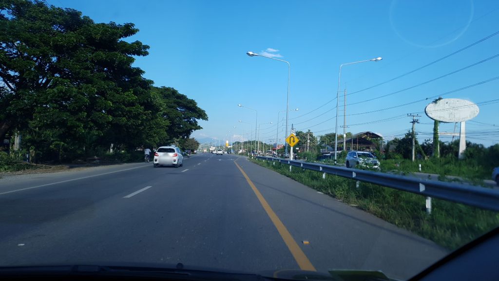 ภาพถนนตรงที่ โรงงานน้ำแข็งธารทอง ตั้งอยู่ ถ่ายโดย silamanee พ.ศ. 2561 (2018) · A street-level view of where โรงงานน้ำแข็งธารทอง · Rongngan Namkhaeng Thanthong stands, by silamanee in 2561 (2018)