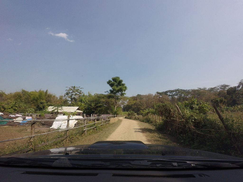 ภาพถนนตรงที่ Chiang Dao Youth Camp ตั้งอยู่ ถ่ายโดย mishari พ.ศ. 2559 (2016) · A street-level view of where Chiang Dao Youth Camp stands, by mishari in 2559 (2016)