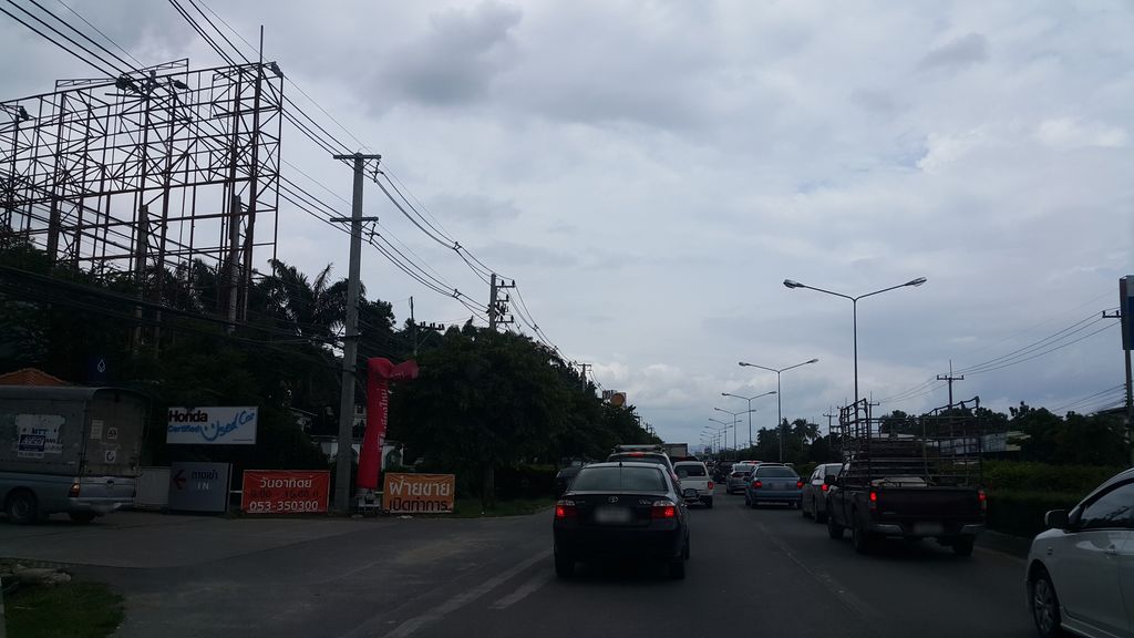 ภาพถนนตรงที่ BYD North Star : BYD Chiangmai - เซลล์แปม ตั้งอยู่ ถ่ายโดย jrcarlsen พ.ศ. 2559 (2016) · A street-level view of where BYD North Star : BYD Chiangmai - เซลล์แปม stands, by jrcarlsen in 2559 (2016)