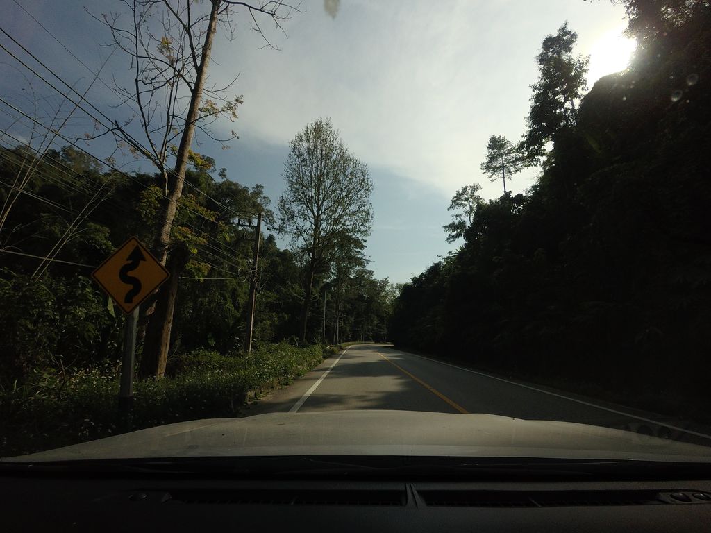 ภาพถนนตรงที่ สวนส้มริมทาง ตั้งอยู่ ถ่ายโดย mishari พ.ศ. 2564 (2021) · A street-level view of where สวนส้มริมทาง · Som Rimthang Garden stands, by mishari in 2564 (2021)