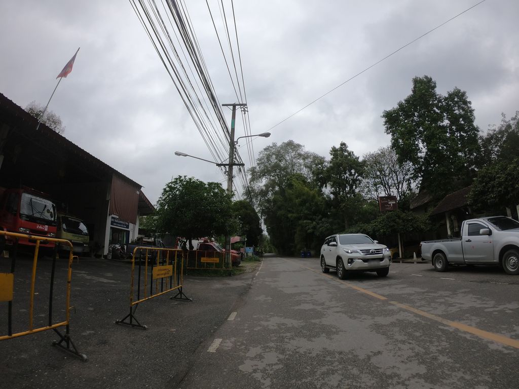ภาพถนนตรงที่ สถานีดับเพลิง หน่วยป่าตัน ตั้งอยู่ ถ่ายโดย chanuwath_grab พ.ศ. 2562 (2019) · A street-level view of where สถานีดับเพลิง หน่วยป่าตัน · Sathani Dapphloeng Nuaipatan stands, by chanuwath_grab in 2562 (2019)