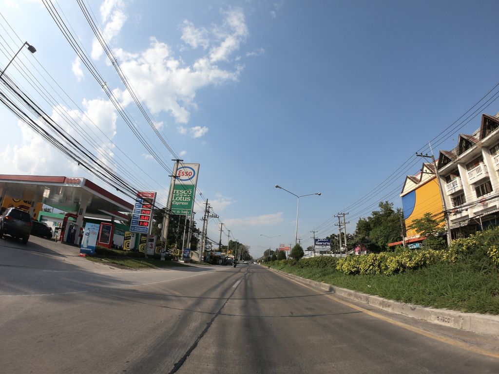 ภาพถนนตรงที่ ไทเกอร์-แม่ริม ตั้งอยู่ ถ่ายโดย chanuwath_grab พ.ศ. 2562 (2019) · A street-level view of where ไทเกอร์-แม่ริม · Thaikoe-Mae Rim stands, by chanuwath_grab in 2562 (2019)