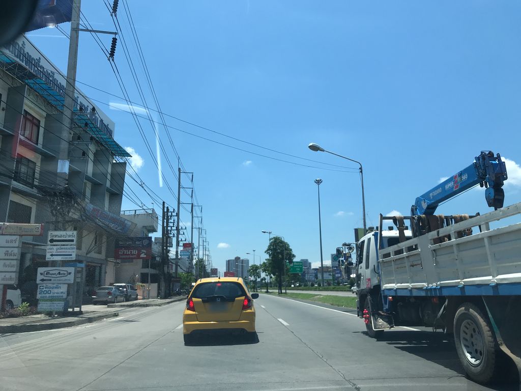 ภาพถนนตรงที่ Battery Station Chiang Mai ตั้งอยู่ ถ่ายโดย prasert พ.ศ. 2561 (2018) · A street-level view of where Battery Station Chiang Mai stands, by prasert in 2561 (2018)